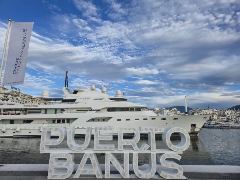 Hallan el cuerpo sin vida de un hombre en el muelle de Puerto Banús