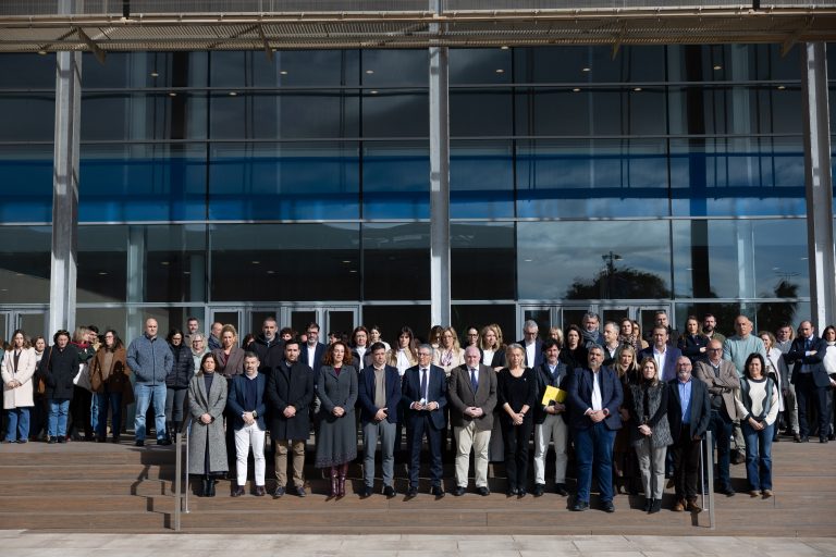 Minuto de silencio en memoria de la última víctima de violencia de género en la provincia de Málaga