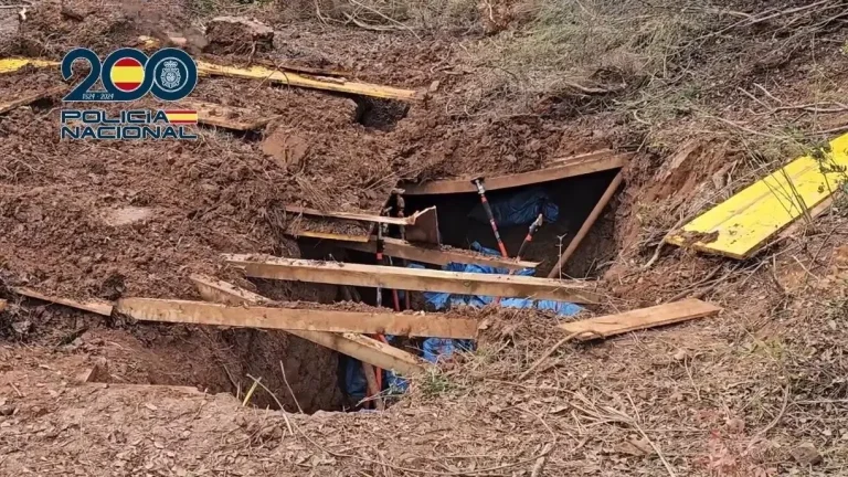 Hallan en Marbella el primer ‘narcozulo’ con una tonelada de cocaína tras un tiroteo con armas de guerra
