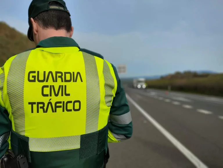 Estrella, ebrio y sin carnet, un autobús robado contra el peaje en la AP-7 en Marbella