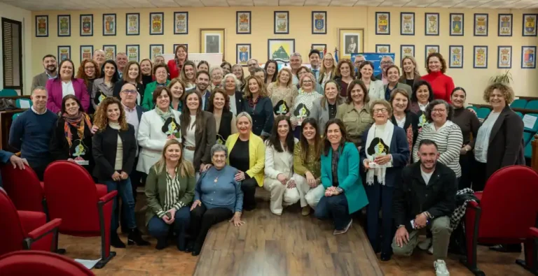La Diputación reconoce a 20 mujeres de la Axarquía por su talento, su compromiso con la igualdad y por ser ejemplo para el resto de la sociedad