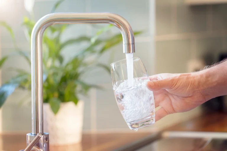 El agua de diez municipios de Málaga en estado crítico por los niveles de nitratos