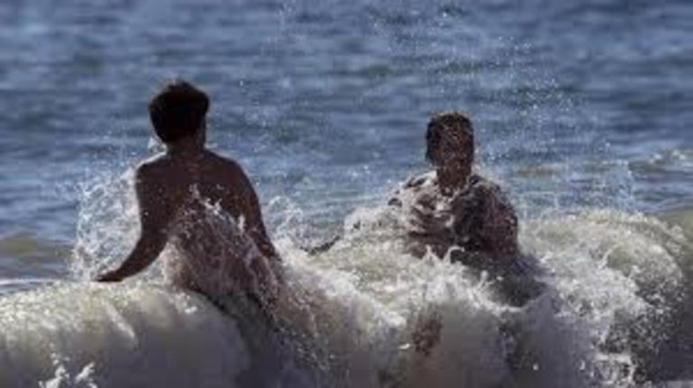 El verano se adelanta en Málaga: calor inusual en abril y playas llenas antes de tiempo