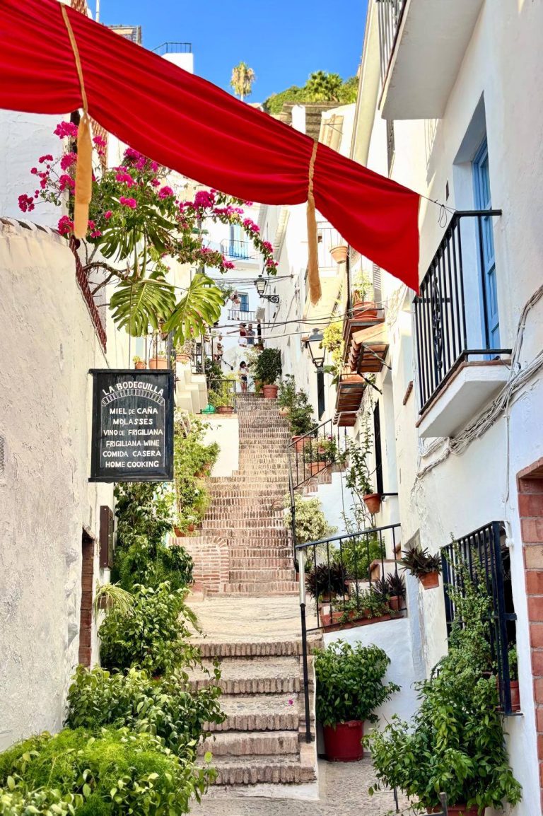 Frigiliana se consolida como uno de los destinos rurales más deseados de España en 2026