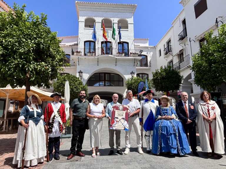 Macharaviaya lleva el espíritu de Bernardo de Gálvez a Nerja con un desfile histórico como antesala del 4 de Julio