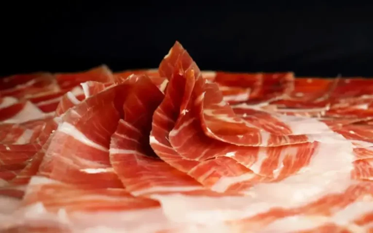 Estepona se convierte en la capital del jamón: vuelve el Certamen Mundial Jamón Popi con gastronomía, conciertos y platos desde 5 euros