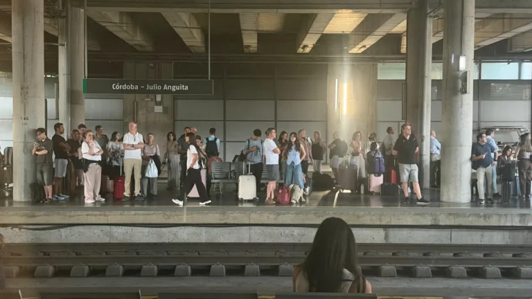 Un robo de cable provoca retrasos en los trenes entre Málaga y Córdoba
