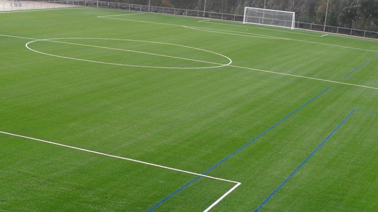 villanueva de tapia, campo de fútbol