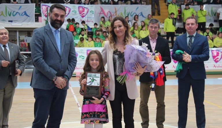 Desde el sábado, el pabellón de la Ciudad Deportiva de Carranque se llama «Pabellón José Luis Perez Canca»