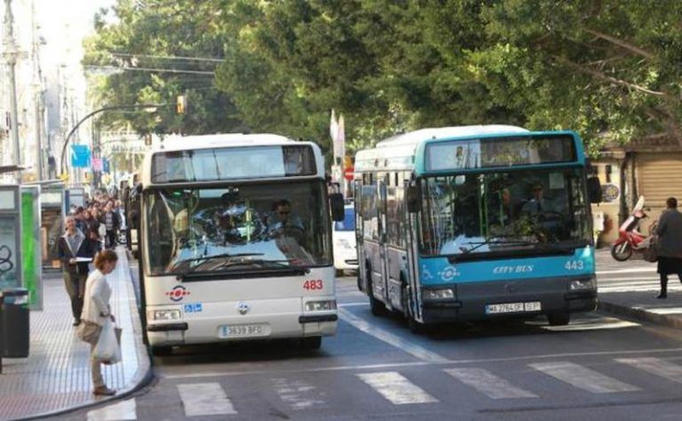 El Ayuntamiento cambiará algunas paradas de bus con motivos de las obras de la Alameda Principal
