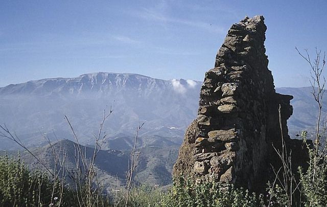 Castillo de Bentomiz, Axarquía castillo de bentomiz, arenas