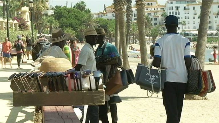 Tensión en Marbella entre la Policia Local y los vendedores ambulantes
