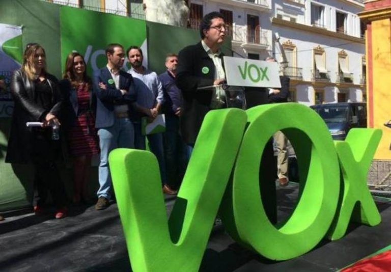 Vox irrumpe en Andalucía y podría desbancar al PSOE con PP y Cs